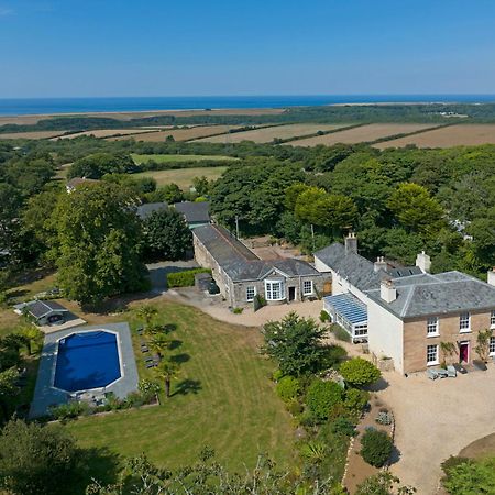 Red River Stables - Peaceful, Beautiful Grounds, Swimming Pool, Central Location For West Cornwall Hotel Camborne Exterior photo