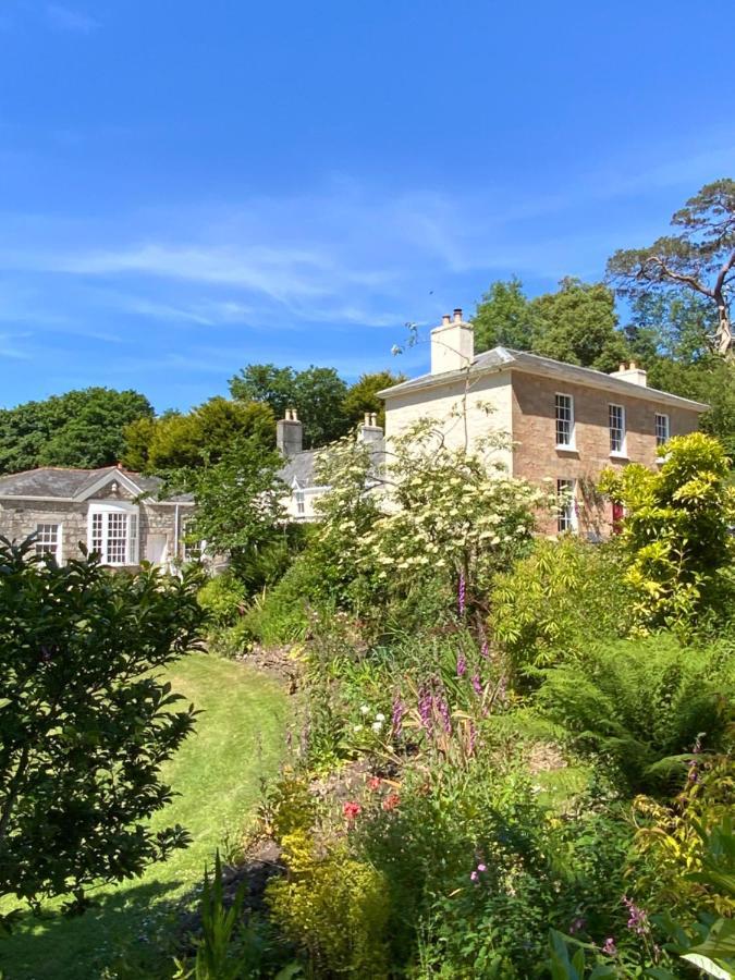 Red River Stables - Peaceful, Beautiful Grounds, Swimming Pool, Central Location For West Cornwall Camborne Exterior photo
