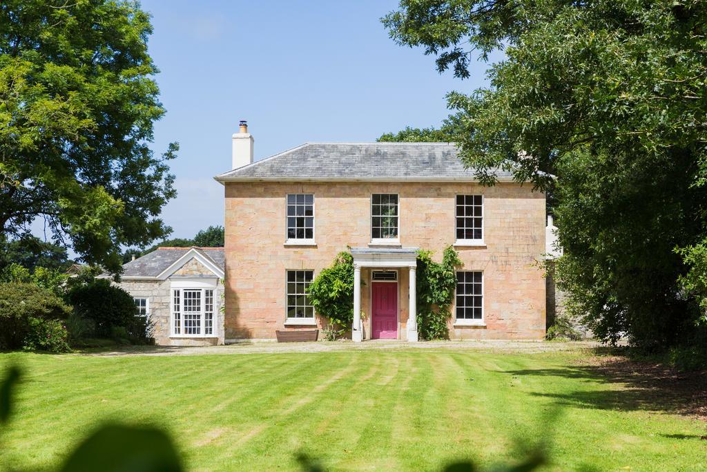 Red River Stables - Peaceful, Beautiful Grounds, Swimming Pool, Central Location For West Cornwall Camborne Exterior photo